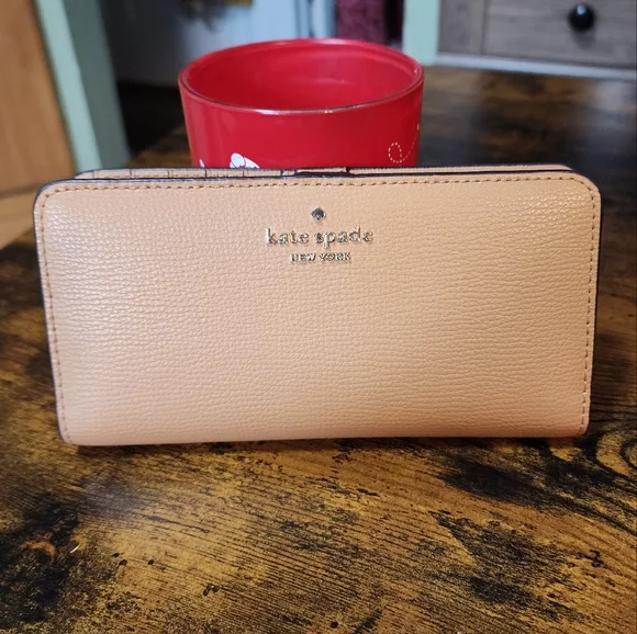 Kate Spade Darcy Bifold Leather Wallet - Picture 1 of 6